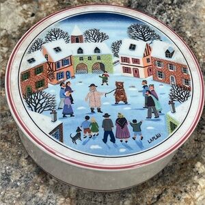 Villeroy & Boch Naif Christmas Covered Candy Dish